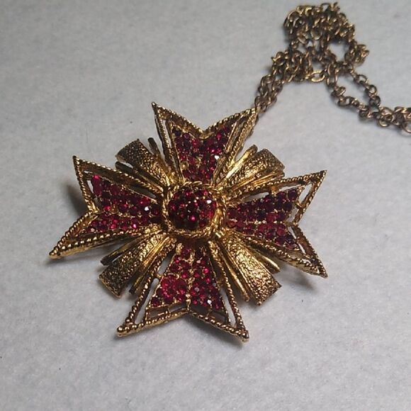 Gold and Red Maltese Cross/Star Pendant Necklace 24 inch chain Cottagecore - Picture 1 of 4